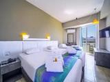 Standard Triple room with sea view