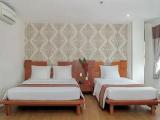 Suite with park view