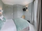 Standard Double room with street view