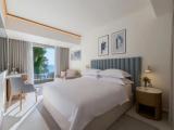 Superior room with balcony and with partial sea view