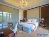 Family Suite with balcony and with garden view
