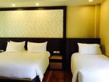 Standard Triple room with pool view