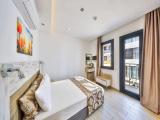 Deluxe room with land view