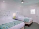 2 Bedrooms Sextuple Villa