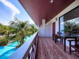 Deluxe Triple room with pool view