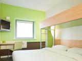 Standard Quadruple Suite