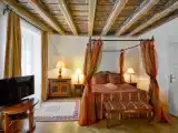 Suite with street view