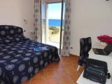 Standard Triple room with sea view