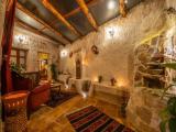 Deluxe Fireplace Suite