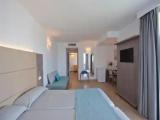 Apartment with balcony and with sea view