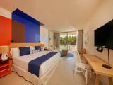 Preferred Club Junior Suite with pool view