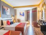 Standard room with land view