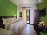 Standard Triple room with garden view
