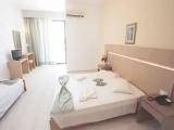 Standard Triple room with balcony