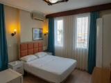 Standard Triple room with land view