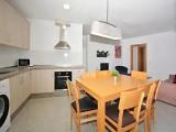 5 Bedrooms Apartment