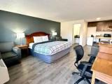 Standard Sextuple Family room