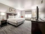 Suite with city view