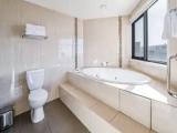2 Bedrooms Apartment with bay view