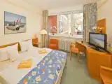 Standard Double room with partial ocean view