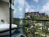 Deluxe Twin room with pool view