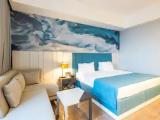 Standard room with side sea view