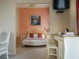 Suite with balcony and with lake view
