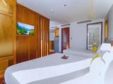 Suite with city view