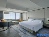 1 Bedroom Double Club Junior Suite with pool view
