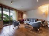 Suite with lake view
