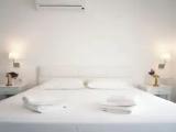 Standard Triple room with garden view