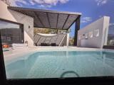 2 Bedrooms Luxury Bungalow with pool view