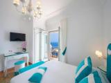 Standard Twin room with sea view