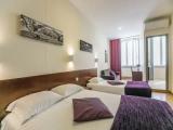 Standard Triple room with city view