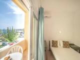 Standard Triple room with sea view