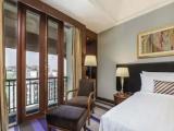 Standard Club room with city view