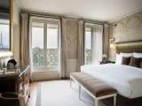 Suite with balcony