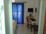 Standard Triple room with garden view