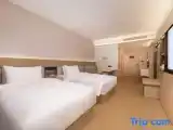 Standard Twin room with view