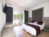 Standard Twin room with balcony