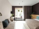 Standard Sextuple Family room with garden view
