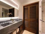 Standard Twin room with balcony and beachfront