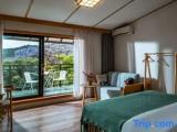 5 Bedrooms Villa