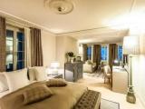 Suite with park view