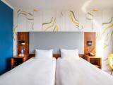 Classic Twin room with city view