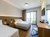 Standard Triple room with sea view