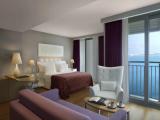 Corner Deluxe Double room with balcony and with sea view