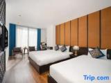 Deluxe Triple room with balcony