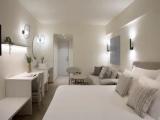 Junior Suite with pool view