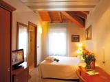 Standard room with lake view